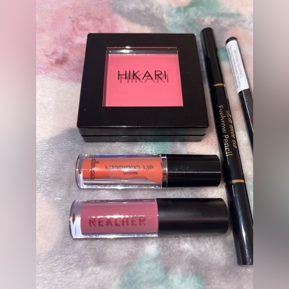 Makeup Bundle - Picture 2 of 3
